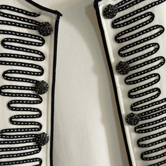 Ming Wang Cream Jacket with Black Trim and Embellished Buttons - Picture 6 of 7